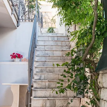 Bora Apartment *